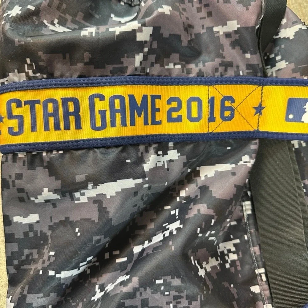 MLB 2016 All Star Game Go Sac Duffel Bag Digital Camo Grey Yellow Travel Gym